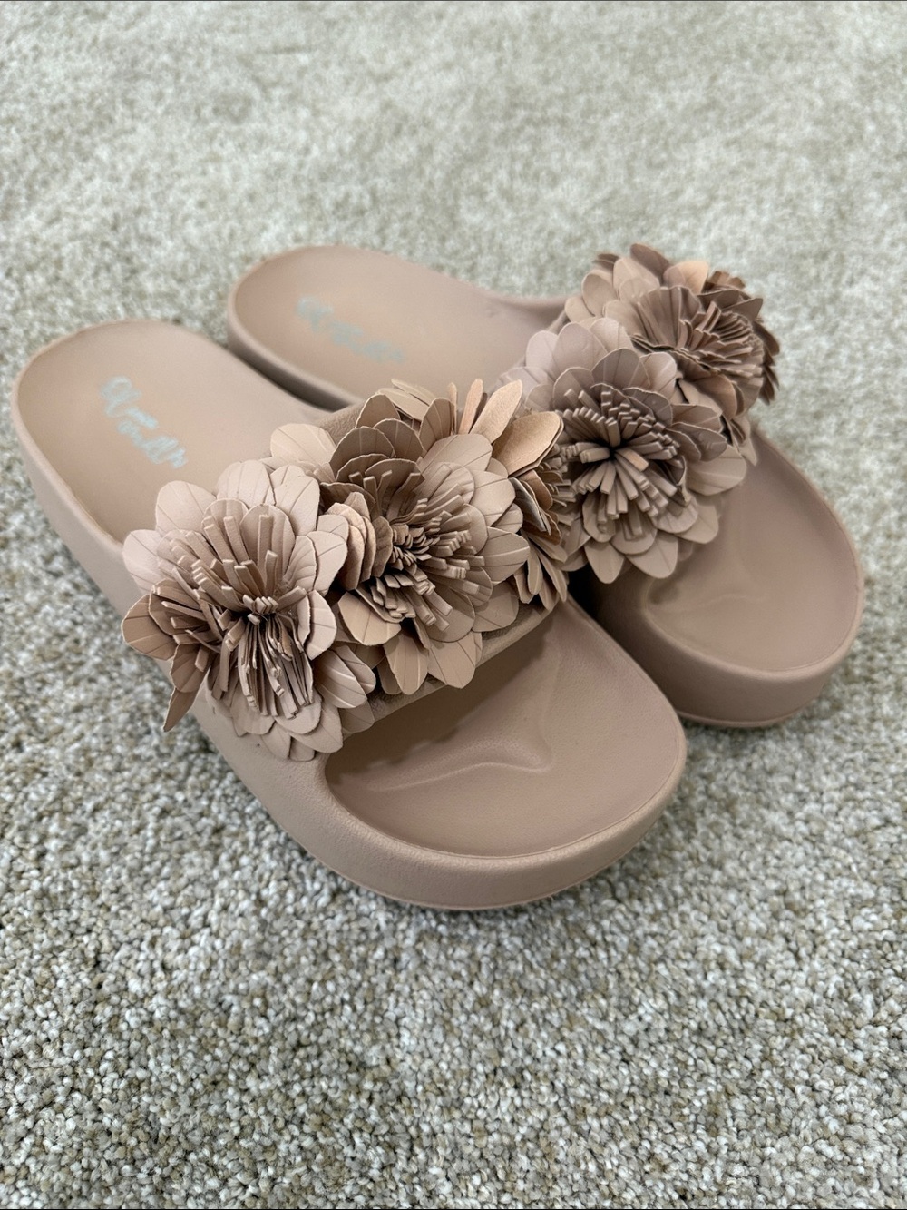 Olivia Miller Floral Slide Sandals in Nude Blush-sz9